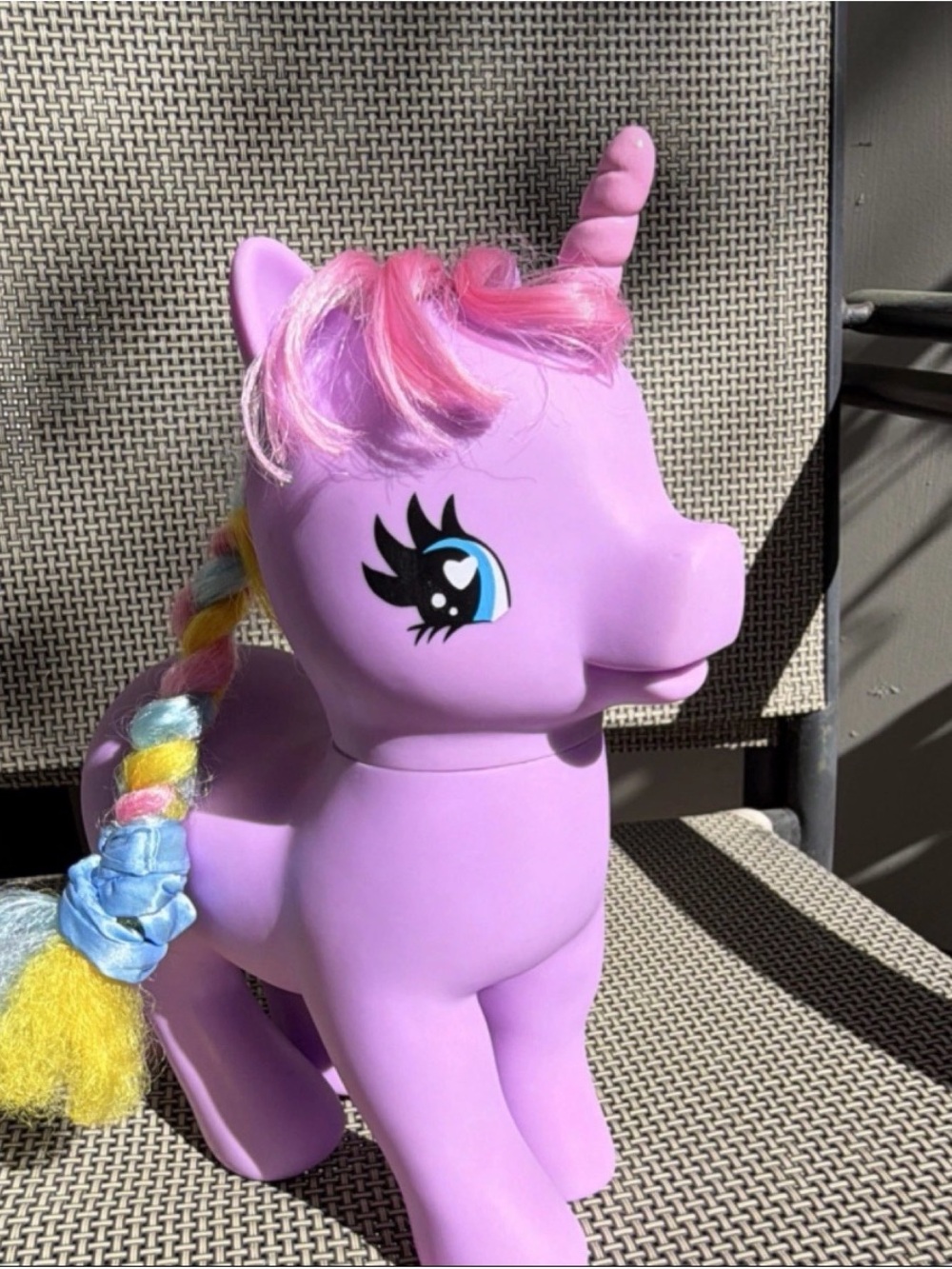Gi-Go Wonderland 10” Large Purple Unicorn Colorful Hair Bird Collectible Toy